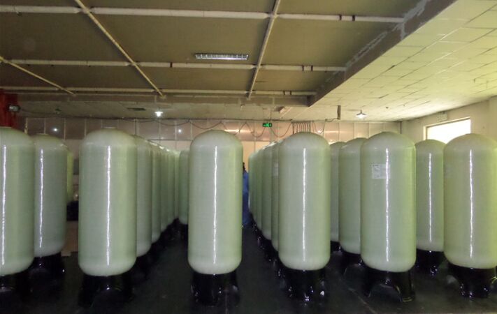 玻璃鋼樹脂罐生產(chǎn)車間實(shí)拍場(chǎng)景